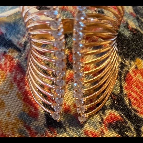 Stylish &Trendy Ring - Picture 3 of 5